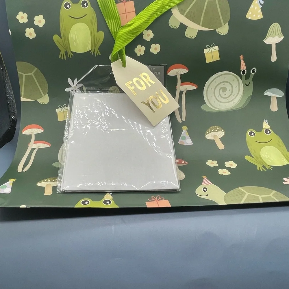 Gift Bag with Tissue and Card, Frogs, Turtles, Mushrooms, Snails, NWT 🐸 🐢 🍄 🐌